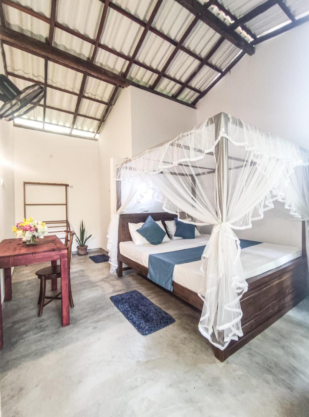 Midigama Inn Ahangama Esterno foto